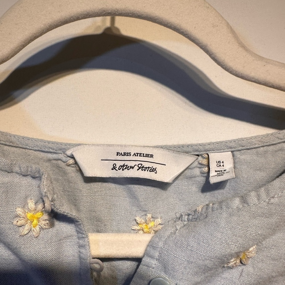 & Other Stories Sky Blue Daisy Embroidered Puff-Sleeve Blouse - Picture 3 of 7